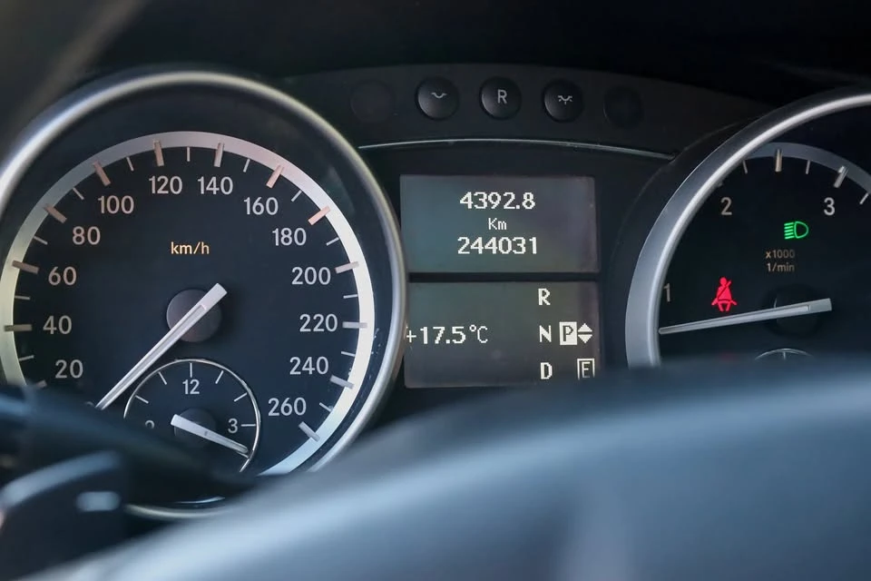 2012 Mercedes-Benz W251 R-Class - Image 5 of 10