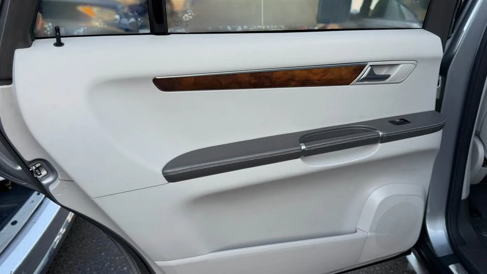 2012 Mercedes-Benz W251 R-Class - Image 16 of 18