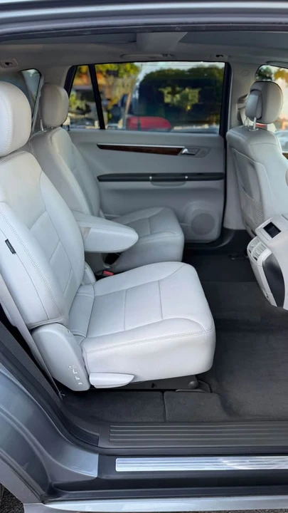 2012 Mercedes-Benz W251 R-Class - Image 11 of 18