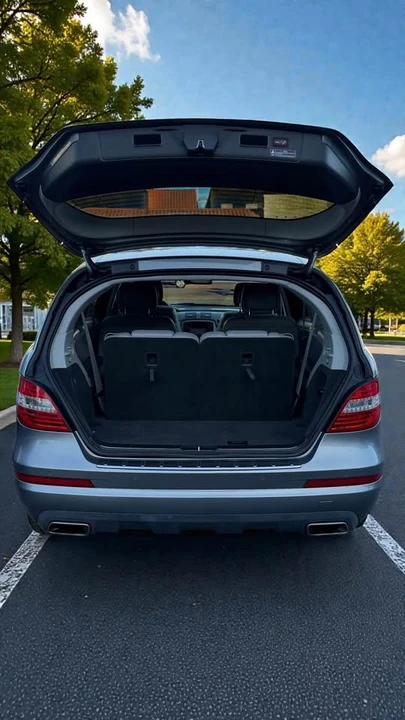 2012 Mercedes-Benz W251 R-Class - Image 9 of 18