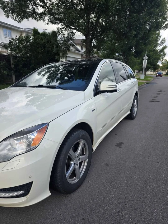 2012 Mercedes-Benz W251 R-Class - Image 3 of 9