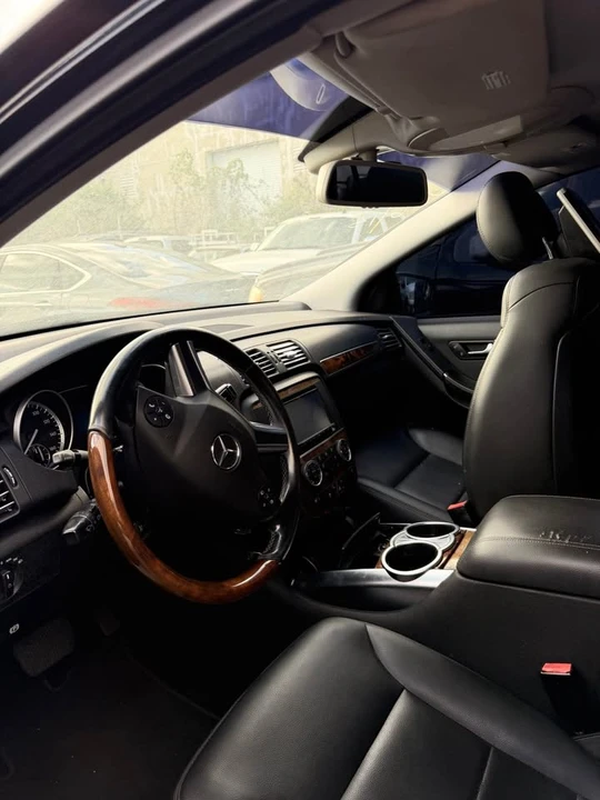 2012 Mercedes-Benz W251 R-Class - Image 2 of 3