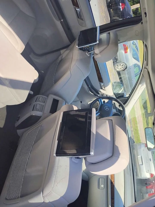 2012 Mercedes-Benz W251 R-Class - Image 13 of 17