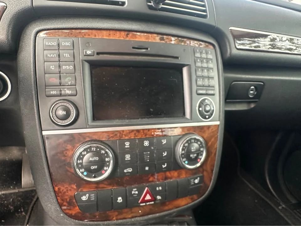 2012 Mercedes-Benz W251 R-Class - Image 15 of 19