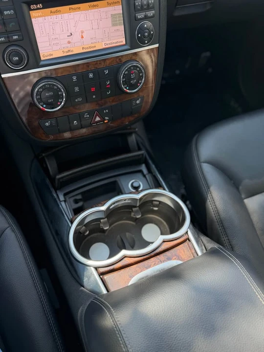 2012 Mercedes-Benz W251 R-Class - Image 19 of 21