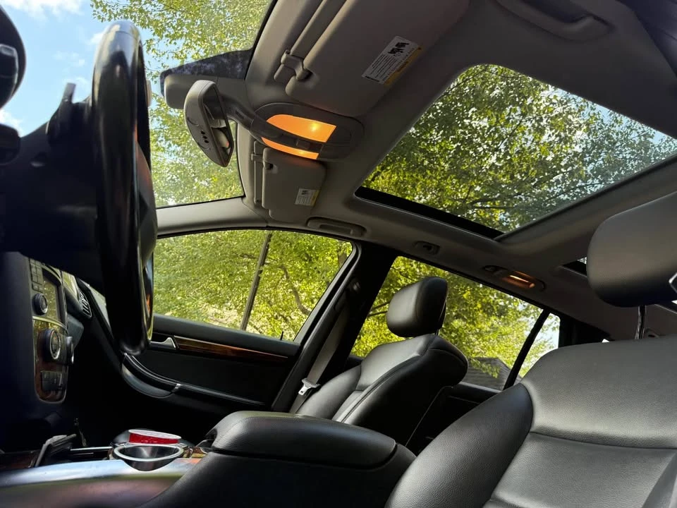 2012 Mercedes-Benz W251 R-Class - Image 11 of 15