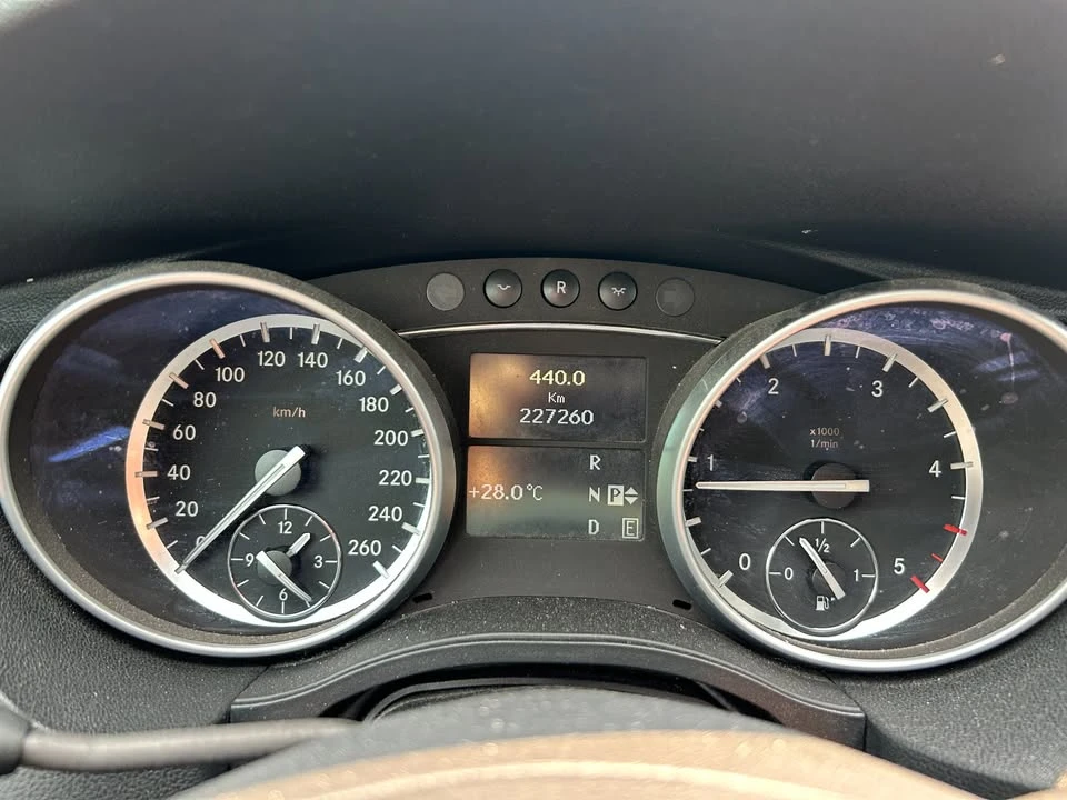 2012 Mercedes-Benz W251 R-Class - Image 15 of 19