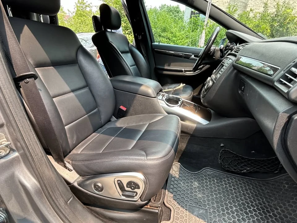 2012 Mercedes-Benz W251 R-Class - Image 11 of 19