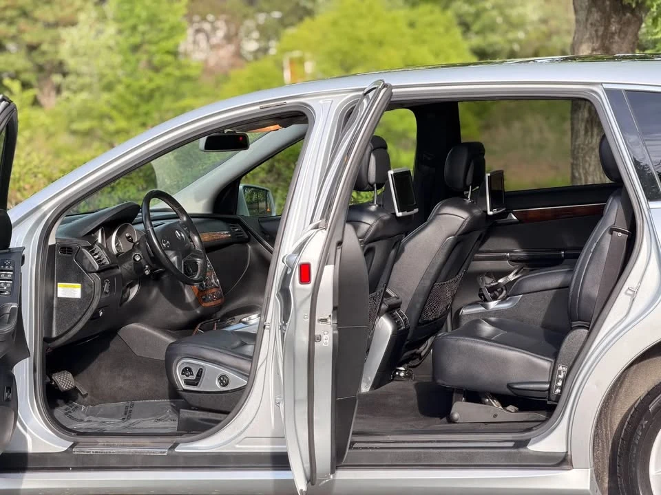 2012 Mercedes-Benz W251 R-Class - Image 8 of 20