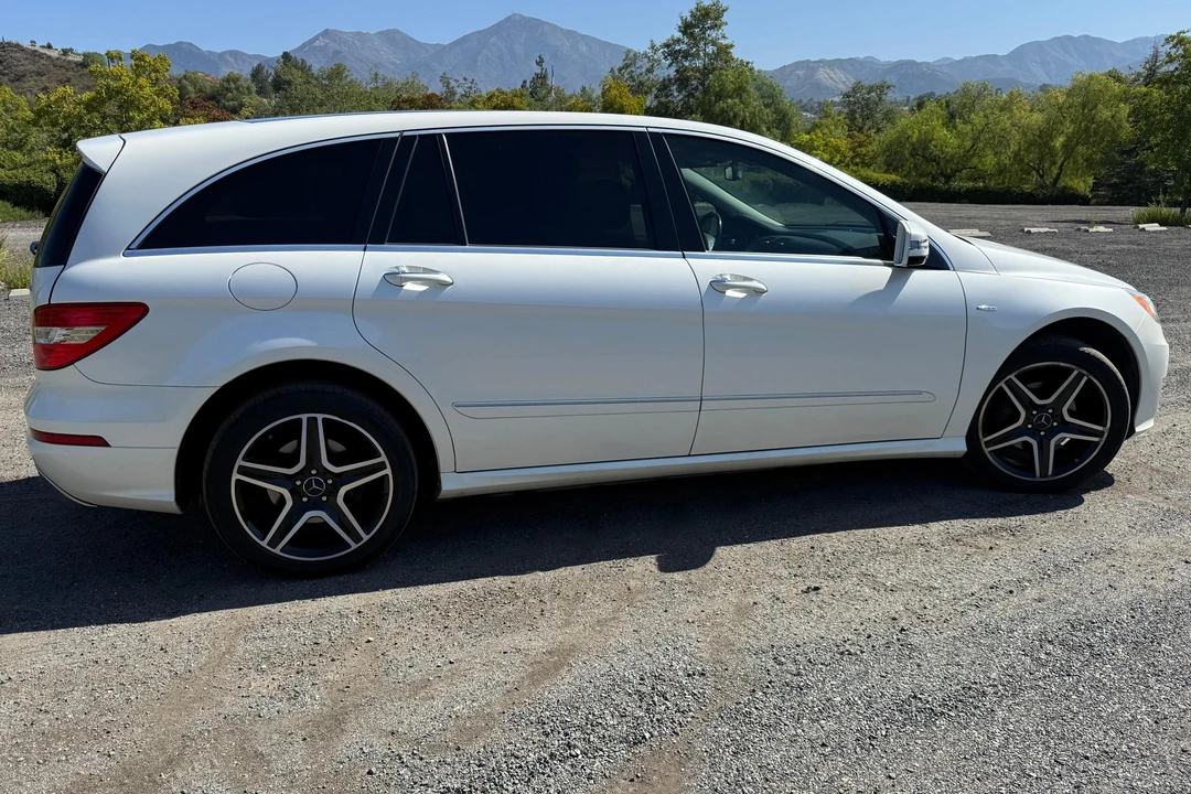 2012 Mercedes-Benz W251 R-Class - Image 3 of 31