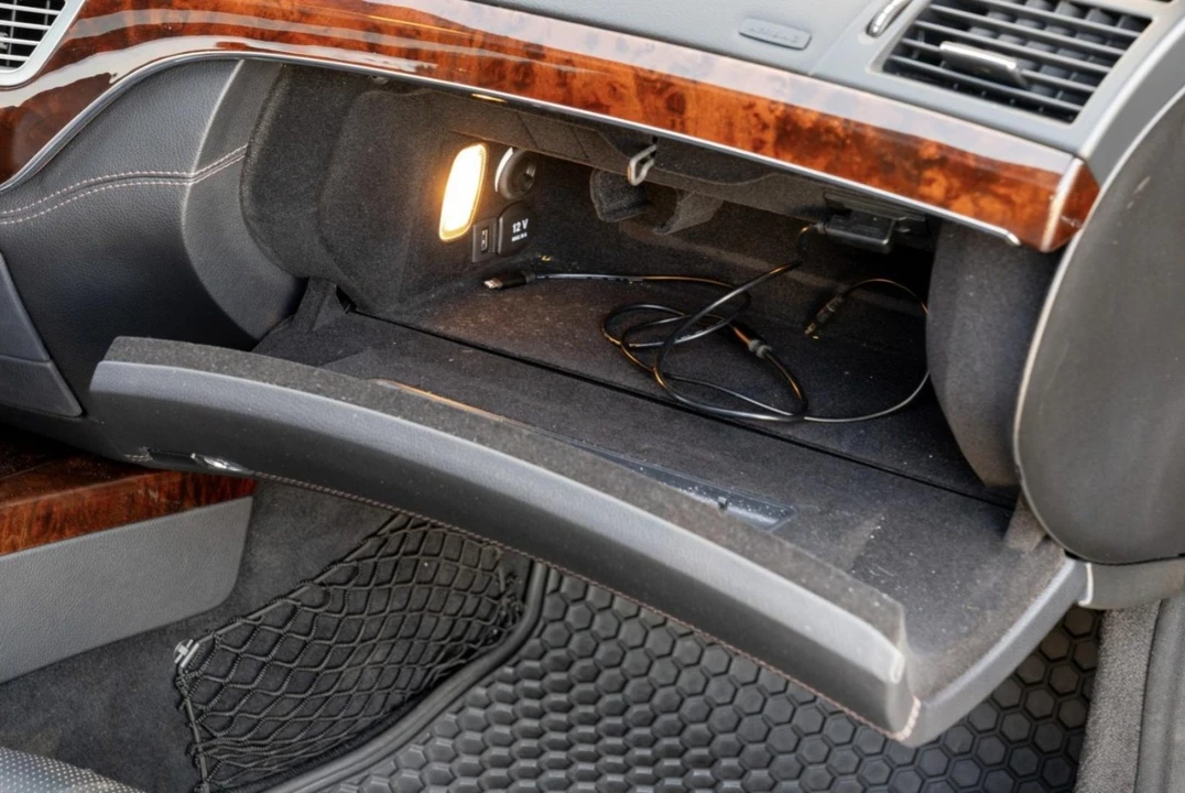 2012 Mercedes-Benz W221 S 63 & S 65 AMG - Image 26 of 31