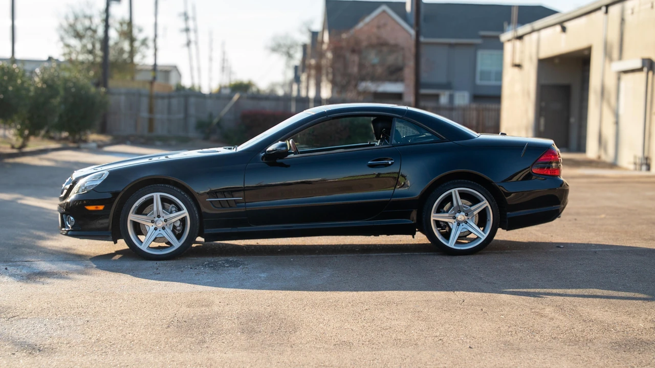 2012 Mercedes-Benz R230 SL-Class - Image 8 of 31