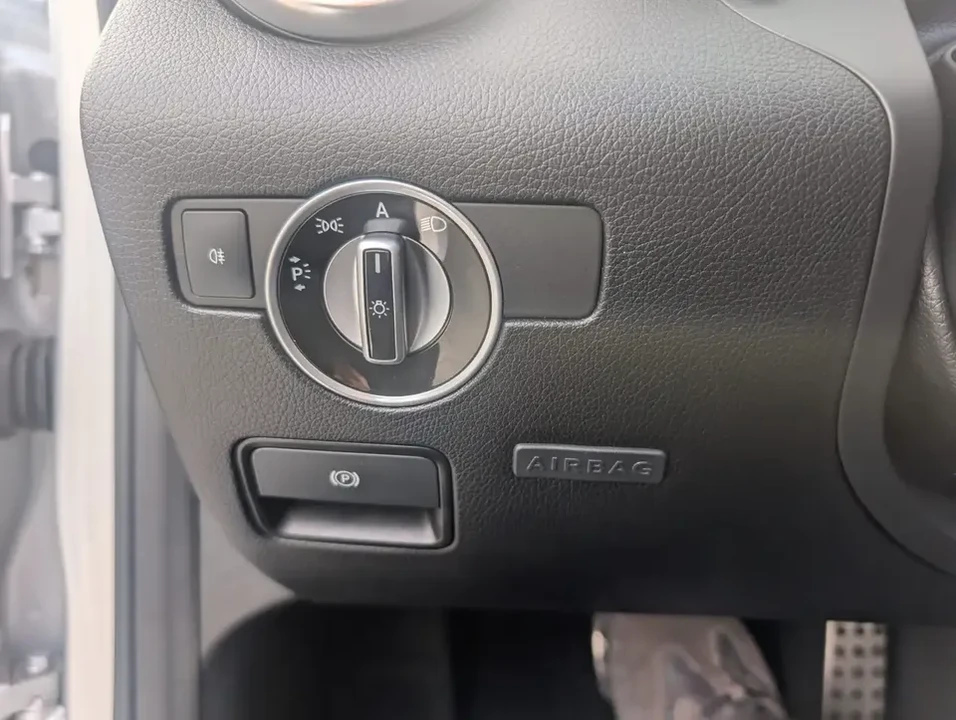 2012 Mercedes-Benz R172 SLC-Class - Image 14 of 20