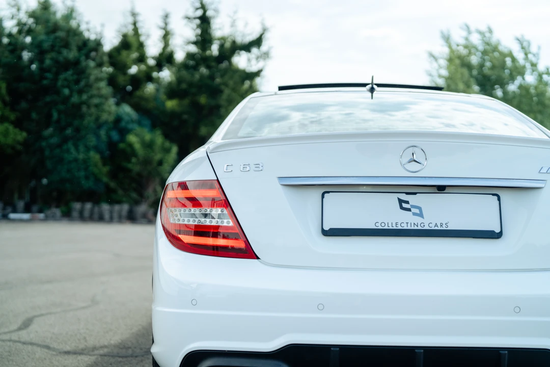 2012 Mercedes-Benz W204 C 63 AMG - Image 12 of 31