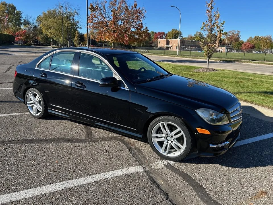 2012 Mercedes-Benz W204 C-Class - Image 2 of 14