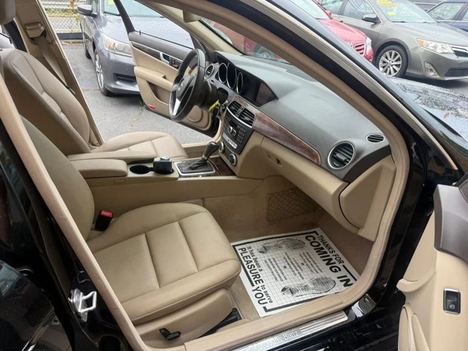2012 Mercedes-Benz W204 C-Class - Image 16 of 20