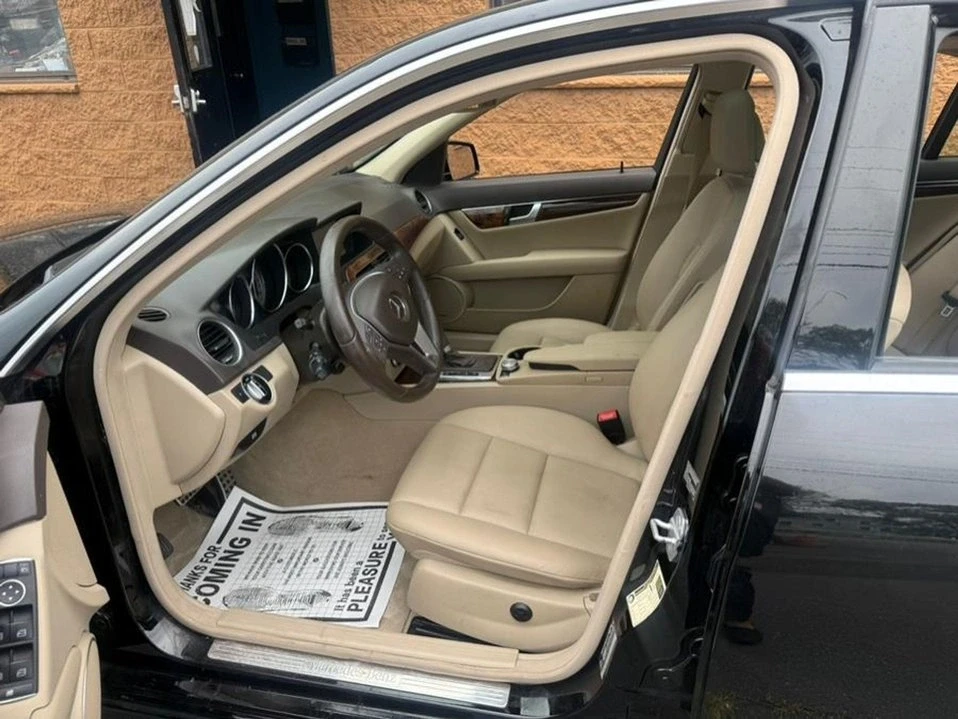 2012 Mercedes-Benz W204 C-Class - Image 11 of 20