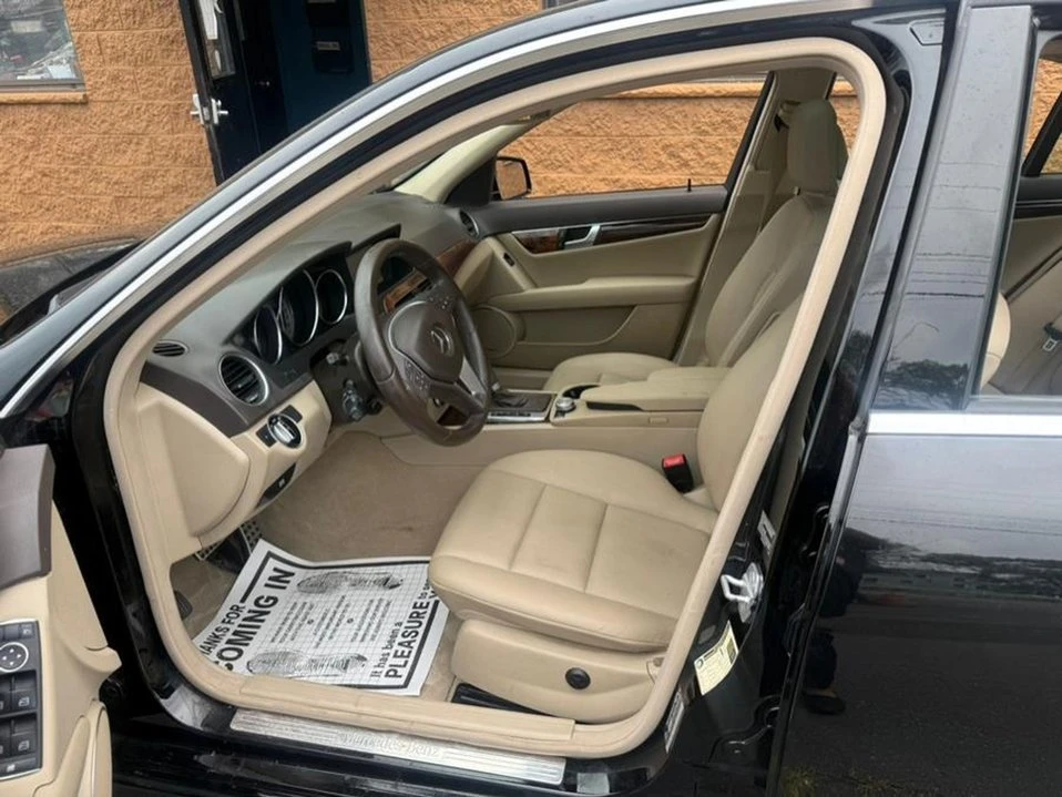 2012 Mercedes-Benz W204 C-Class - Image 17 of 20