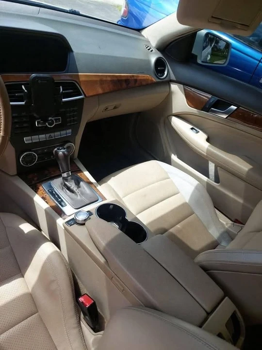 2012 Mercedes-Benz W204 C-Class - Image 4 of 5