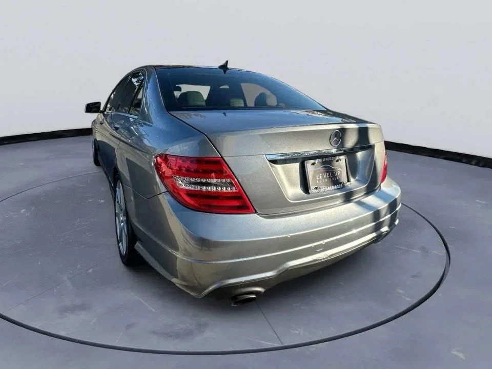 2012 Mercedes-Benz W204 C-Class - Image 6 of 8