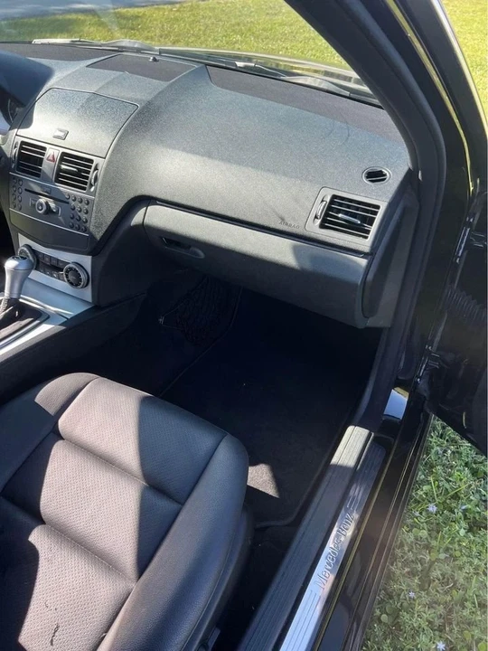 2012 Mercedes-Benz W204 C-Class - Image 9 of 10