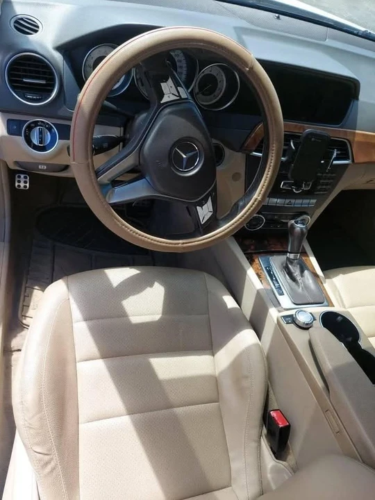 2012 Mercedes-Benz W204 C-Class - Image 2 of 5