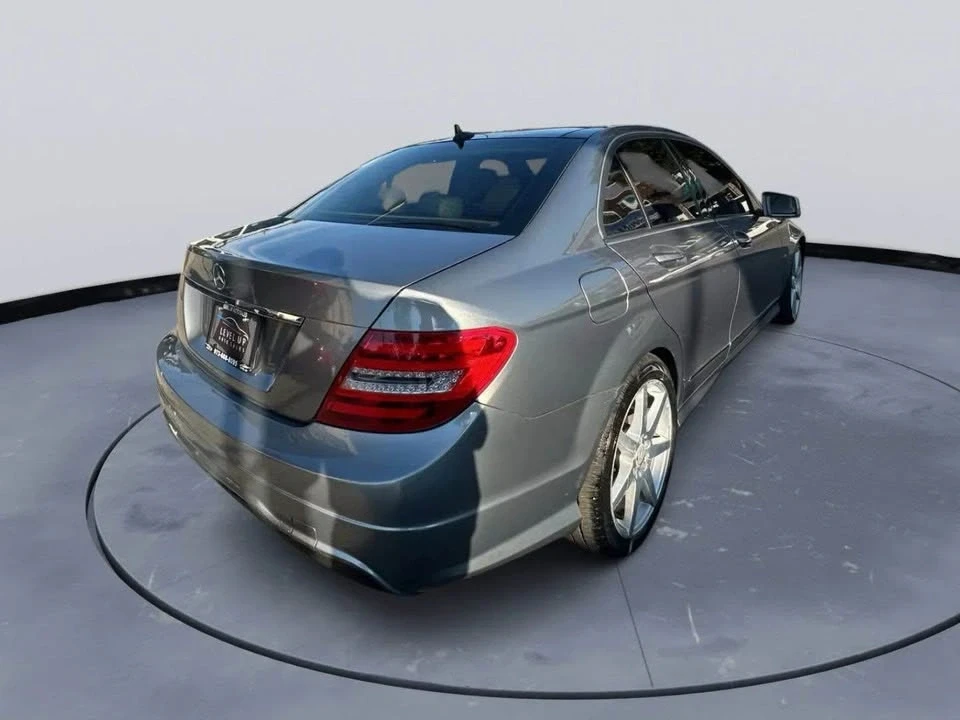 2012 Mercedes-Benz W204 C-Class - Image 4 of 8