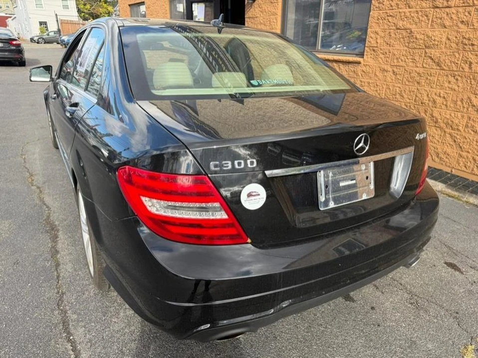2012 Mercedes-Benz W204 C-Class - Image 9 of 20