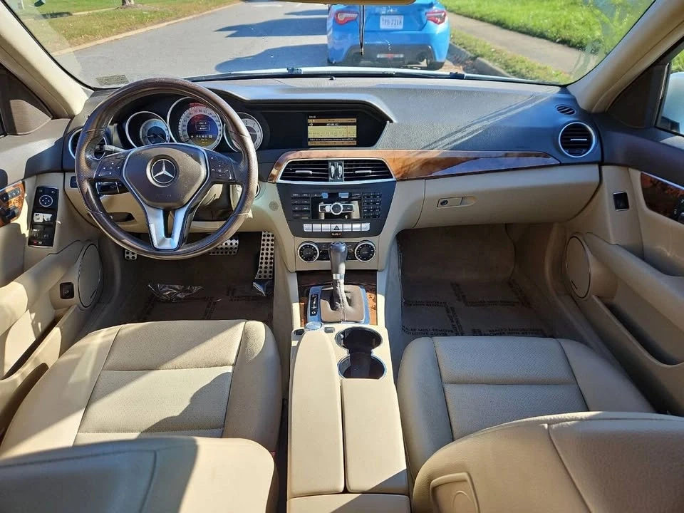2012 Mercedes-Benz W204 C-Class - Image 17 of 19
