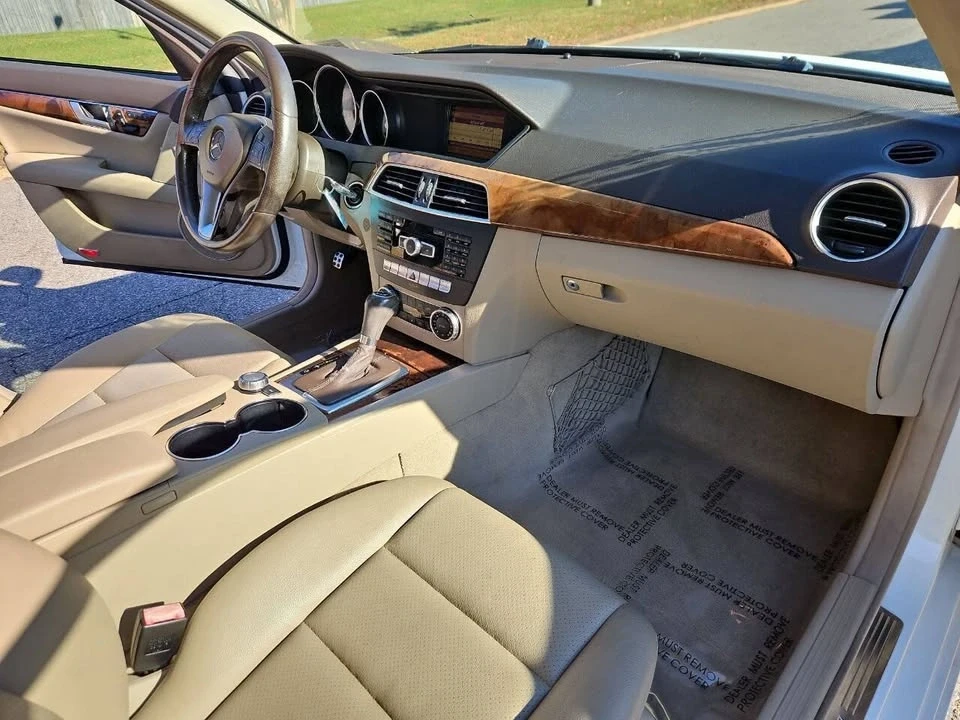 2012 Mercedes-Benz W204 C-Class - Image 15 of 19