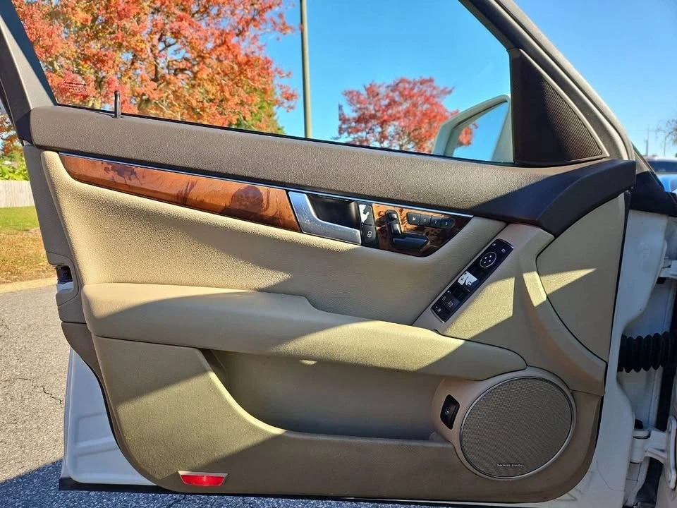 2012 Mercedes-Benz W204 C-Class - Image 12 of 19