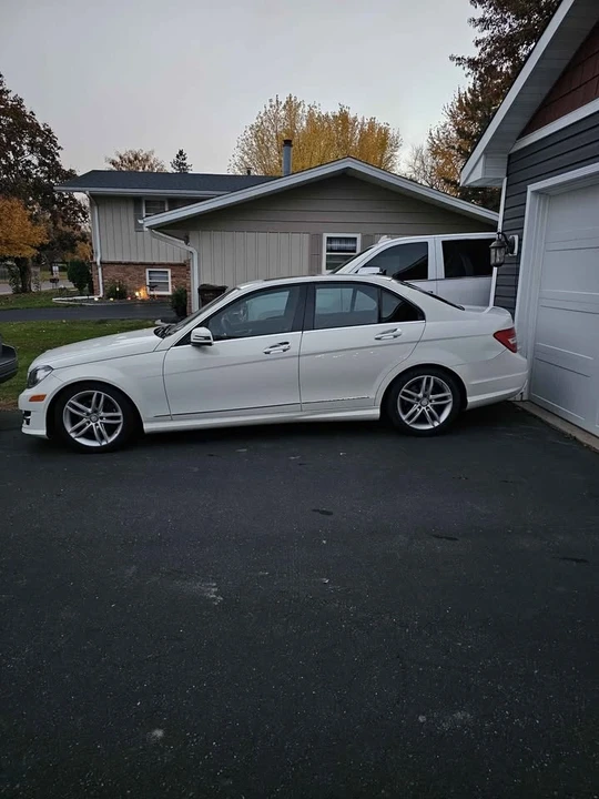 2012 Mercedes-Benz W204 C-Class - Image 14 of 16