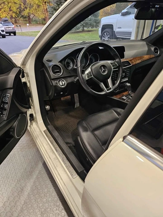 2012 Mercedes-Benz W204 C-Class - Image 3 of 16