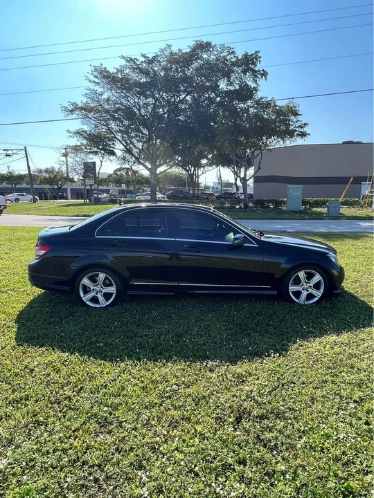 2012 Mercedes-Benz W204 C-Class - Image 2 of 10