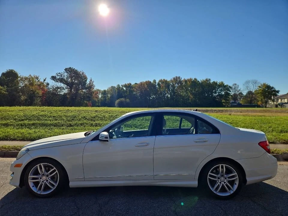 2012 Mercedes-Benz W204 C-Class - Image 2 of 19
