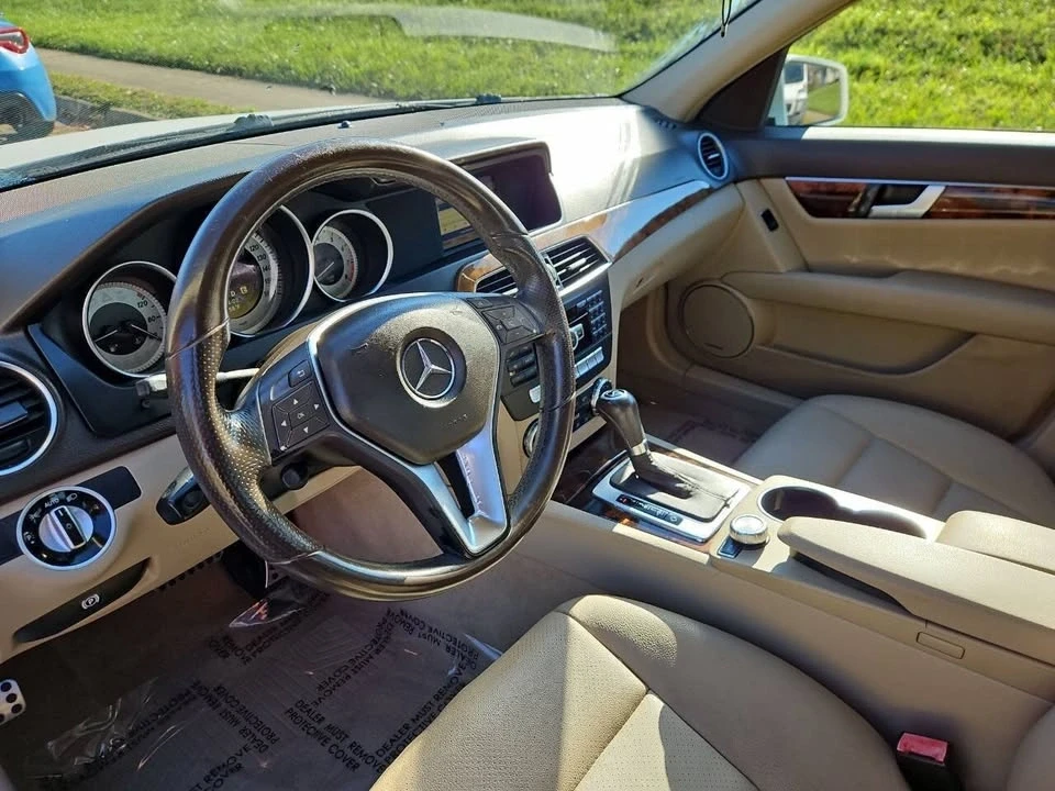2012 Mercedes-Benz W204 C-Class - Image 10 of 19