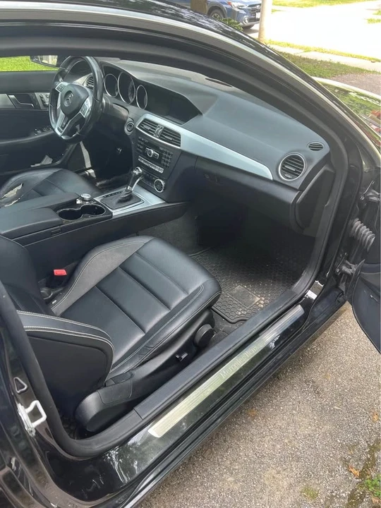 2012 Mercedes-Benz W204 C-Class - Image 11 of 14
