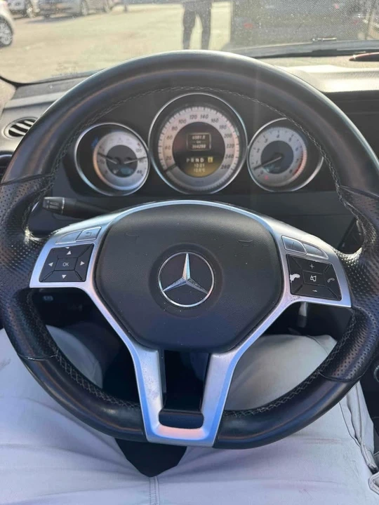 2012 Mercedes-Benz W204 C-Class - Image 13 of 14