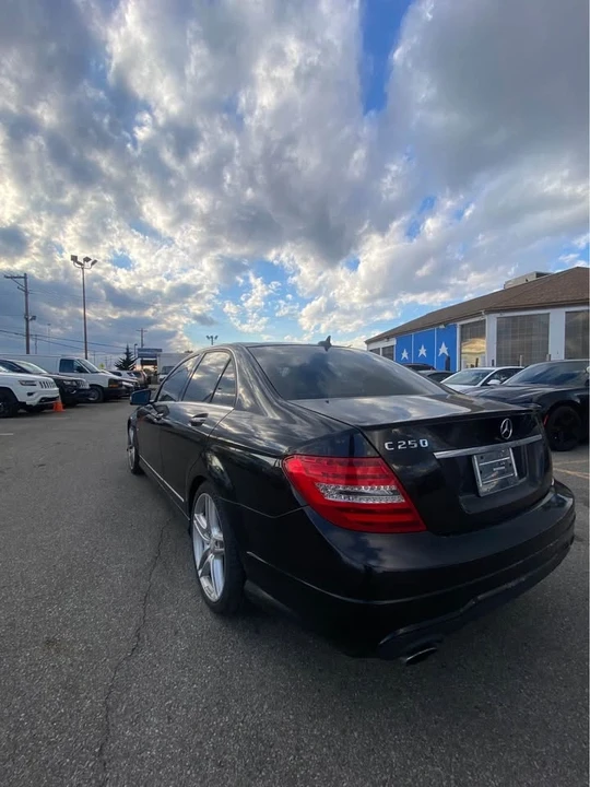 2012 Mercedes-Benz W204 C-Class - Image 9 of 10