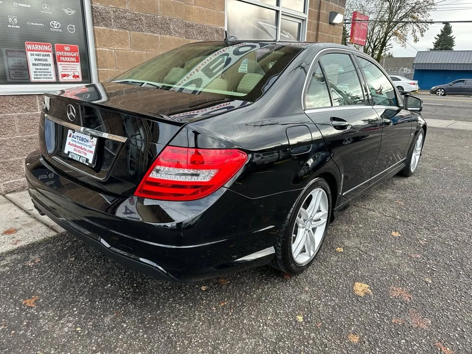 2012 Mercedes-Benz W204 C-Class - Image 14 of 17