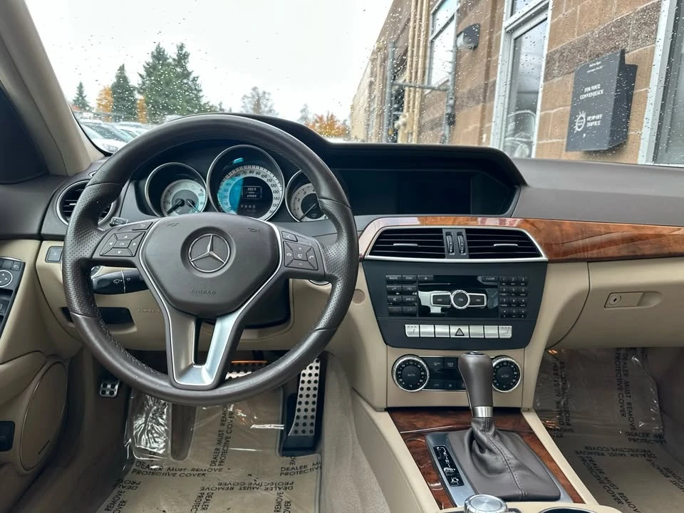 2012 Mercedes-Benz W204 C-Class - Image 11 of 17