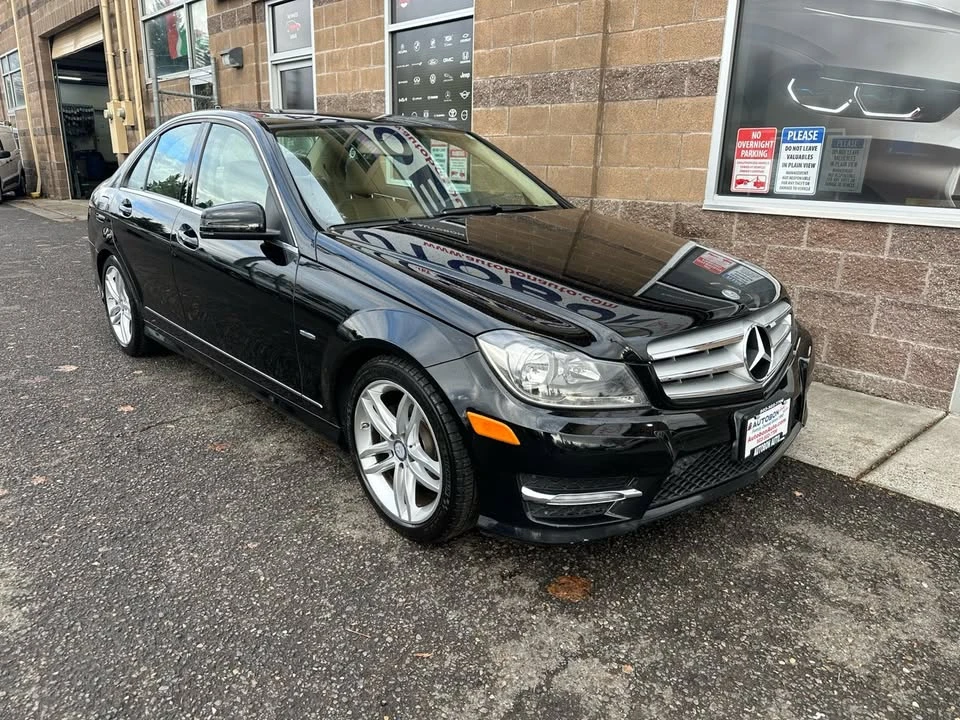 2012 Mercedes-Benz W204 C-Class - Image 12 of 17
