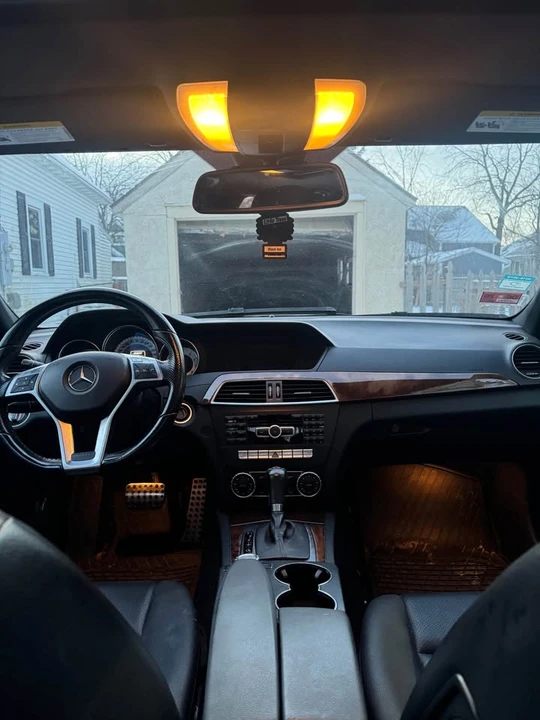 2012 Mercedes-Benz W204 C-Class - Image 8 of 9