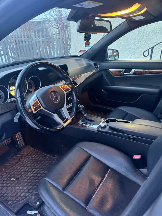 2012 Mercedes-Benz W204 C-Class - Image 7 of 9
