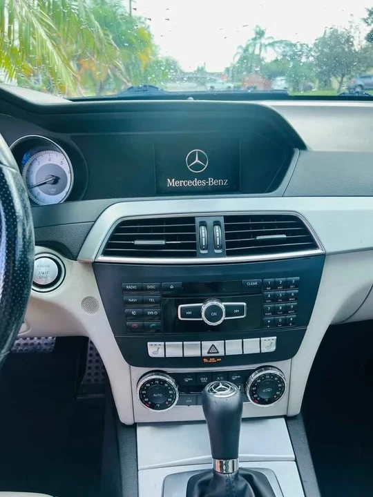 2012 Mercedes-Benz W204 C-Class - Image 14 of 19