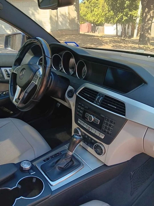 2012 Mercedes-Benz W204 C-Class - Image 5 of 5
