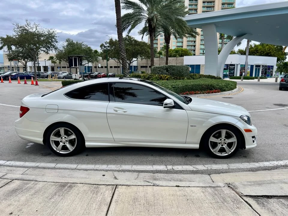 2012 Mercedes-Benz W204 C-Class - Image 4 of 15