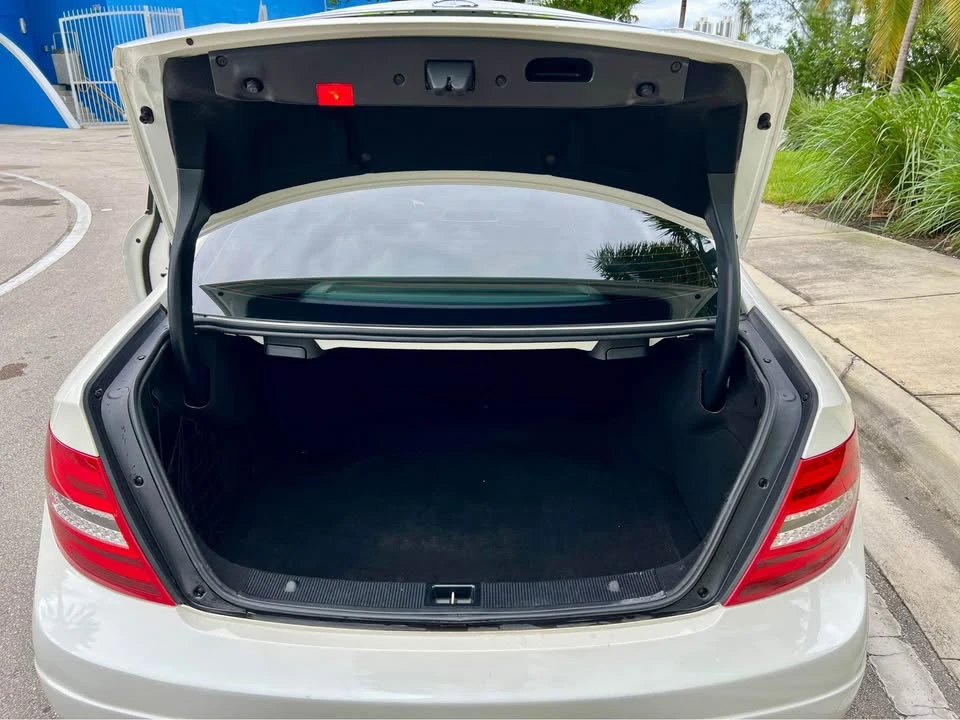 2012 Mercedes-Benz W204 C-Class - Image 13 of 15