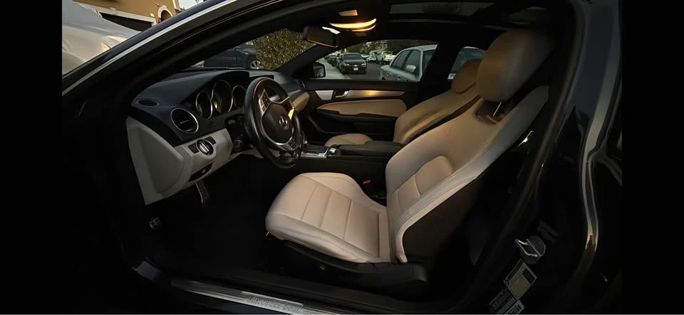 2012 Mercedes-Benz W204 C-Class - Image 2 of 5