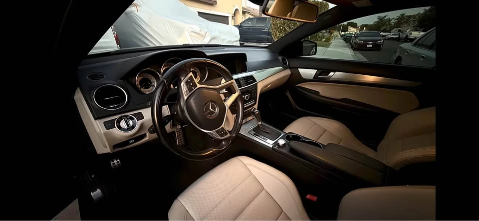 2012 Mercedes-Benz W204 C-Class - Image 3 of 5